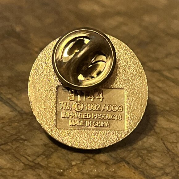 1996 Atlanta Olympic Pin ~ Games Torch Logo ~ gold tone - Picture 4 of 4